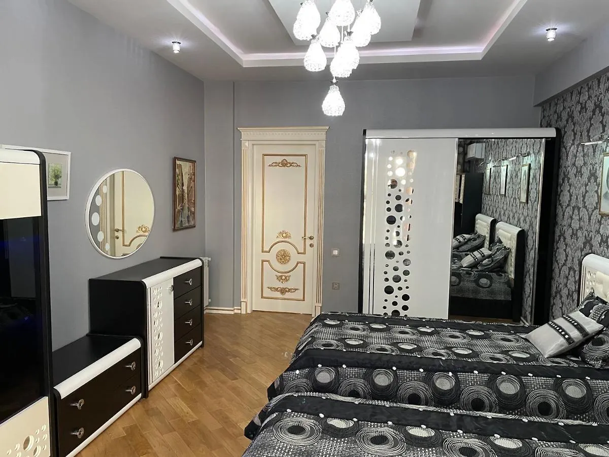 Park Azure Louvre Apartment バクー