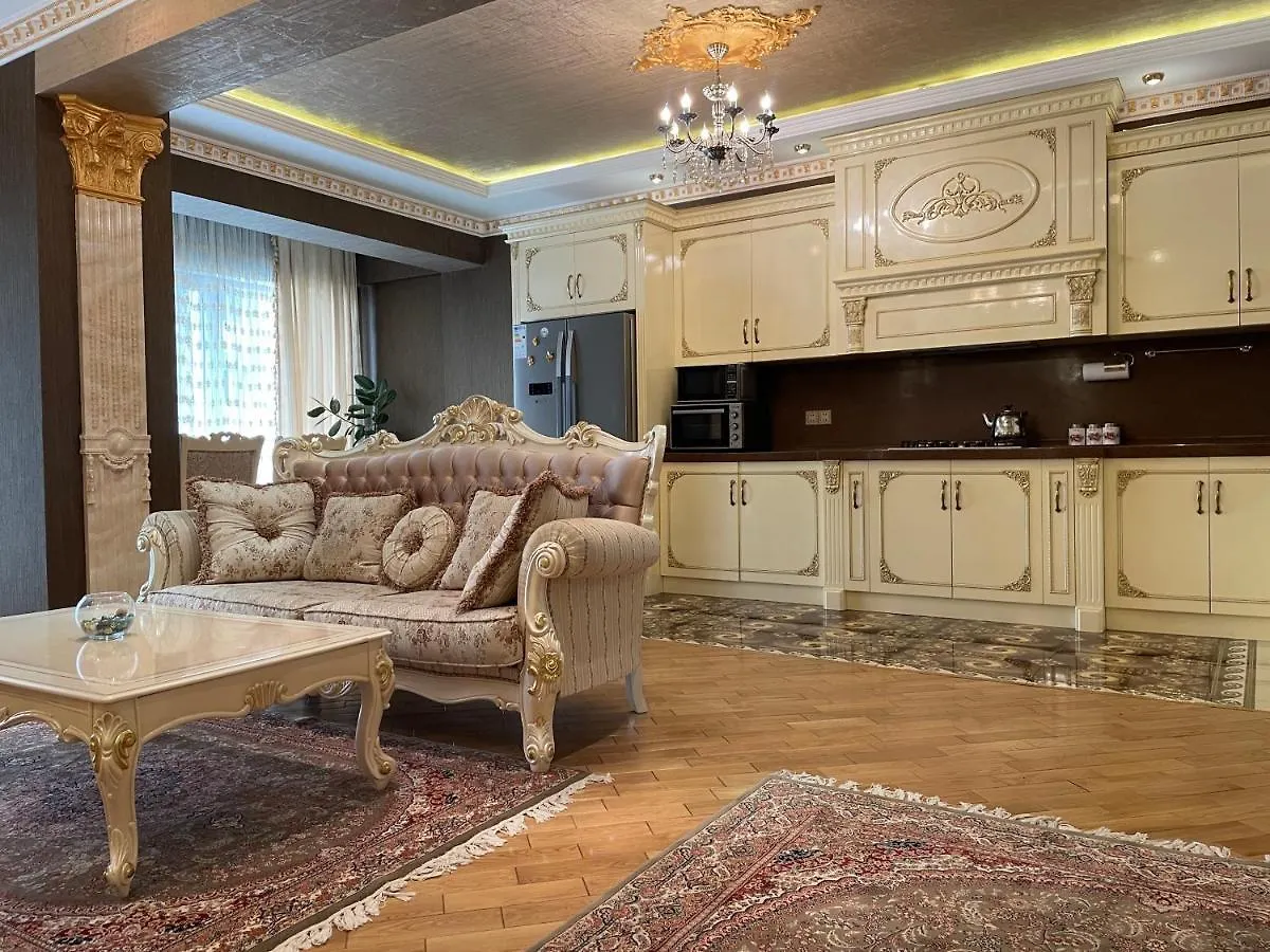 Park Azure Louvre Apartment バクー