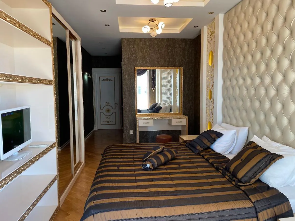 Park Azure Louvre Apartment バクー